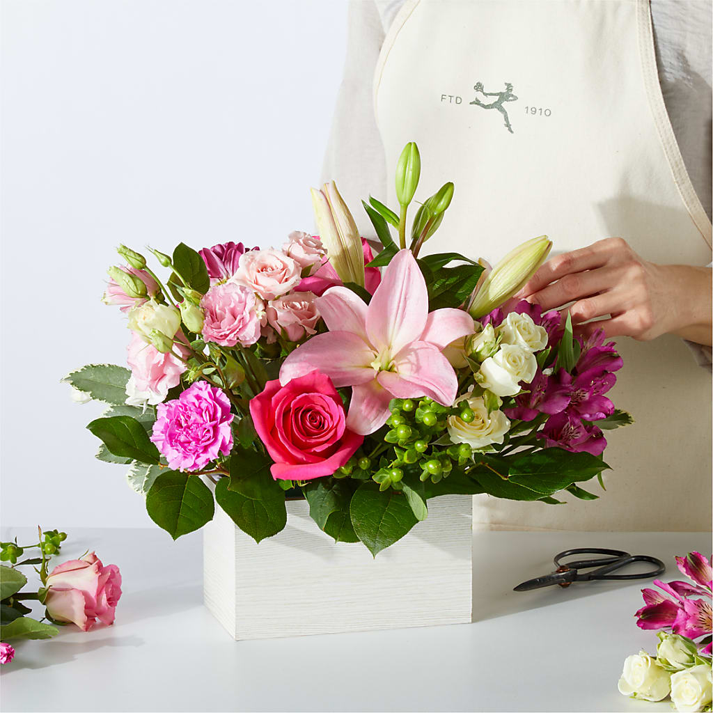 Sweetberry Box – A Florist Original – FORGET ME NOT FLOWERS & GIFTS, Walnut Creek CA